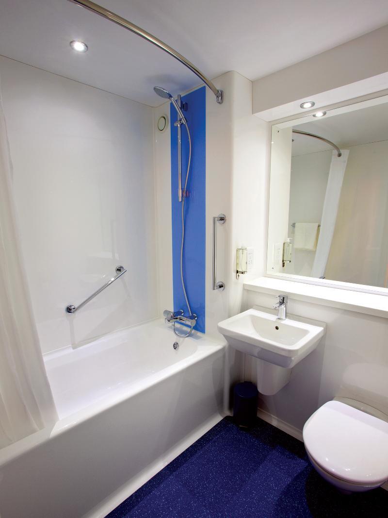 Travelodge Newcastle Whitemare Pool Low Walker Екстер'єр фото