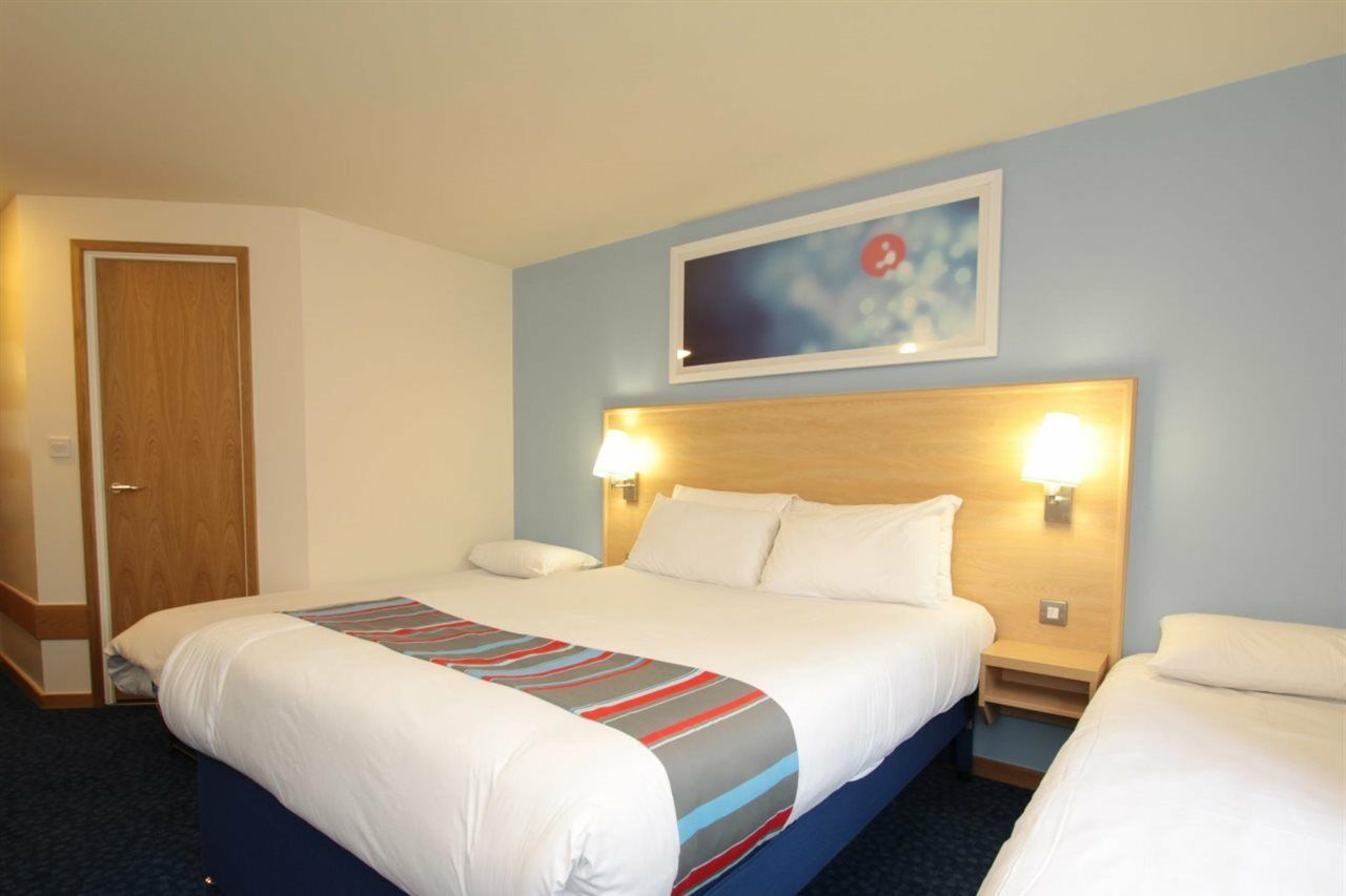 Travelodge Newcastle Whitemare Pool Low Walker Екстер'єр фото