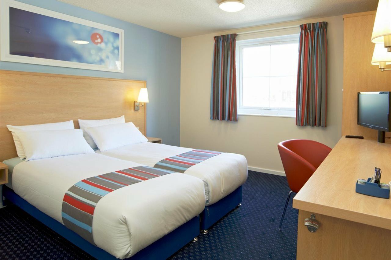 Travelodge Newcastle Whitemare Pool Low Walker Екстер'єр фото